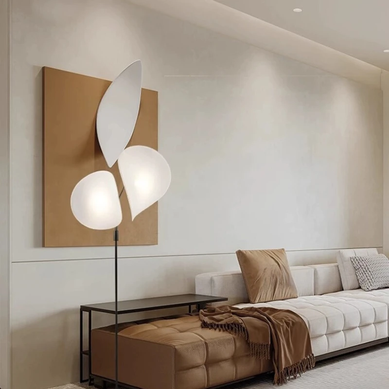Minimalist leaf floor lamp modern fabric living room sofa lamp bedroom study atmosphere
Minimalist leaf floor lamp modern fabric living room sofa lamp bedroom study atmosphere