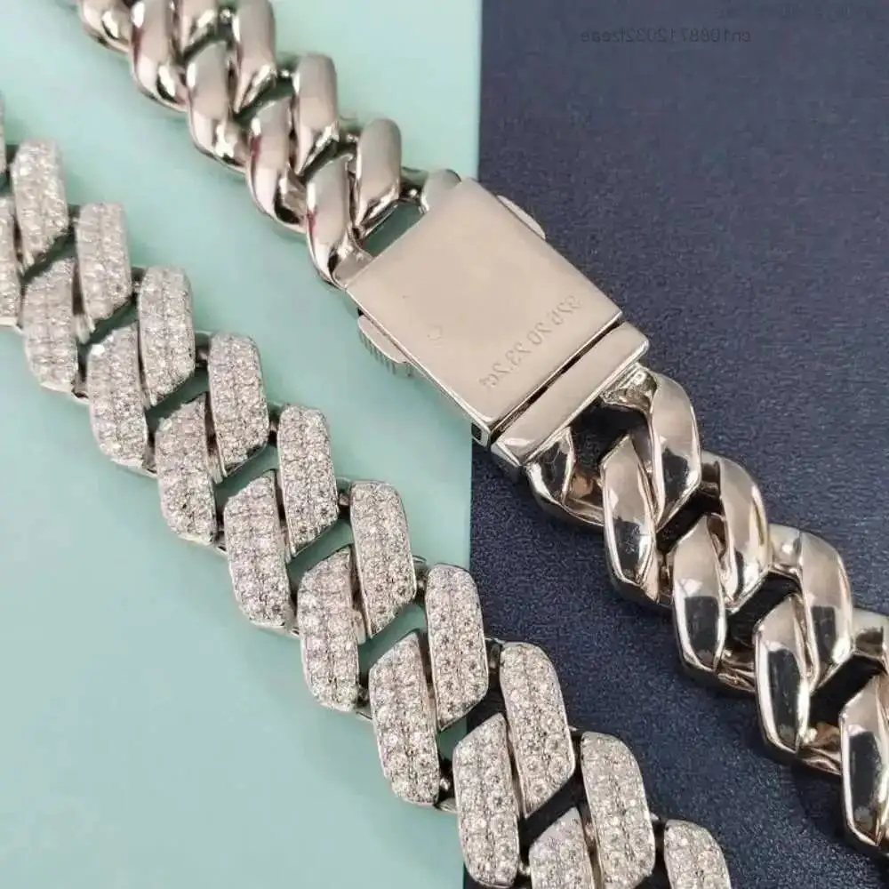 Iced Out Cuban Link Chain 14MM Hiphop Men 925 Sterling Silver VVS Moissanite Cuban Chain
Iced Out Cuban Link Chain 14MM Hiphop Men 925 Sterling Silver VVS Moissanite Cuban Chain