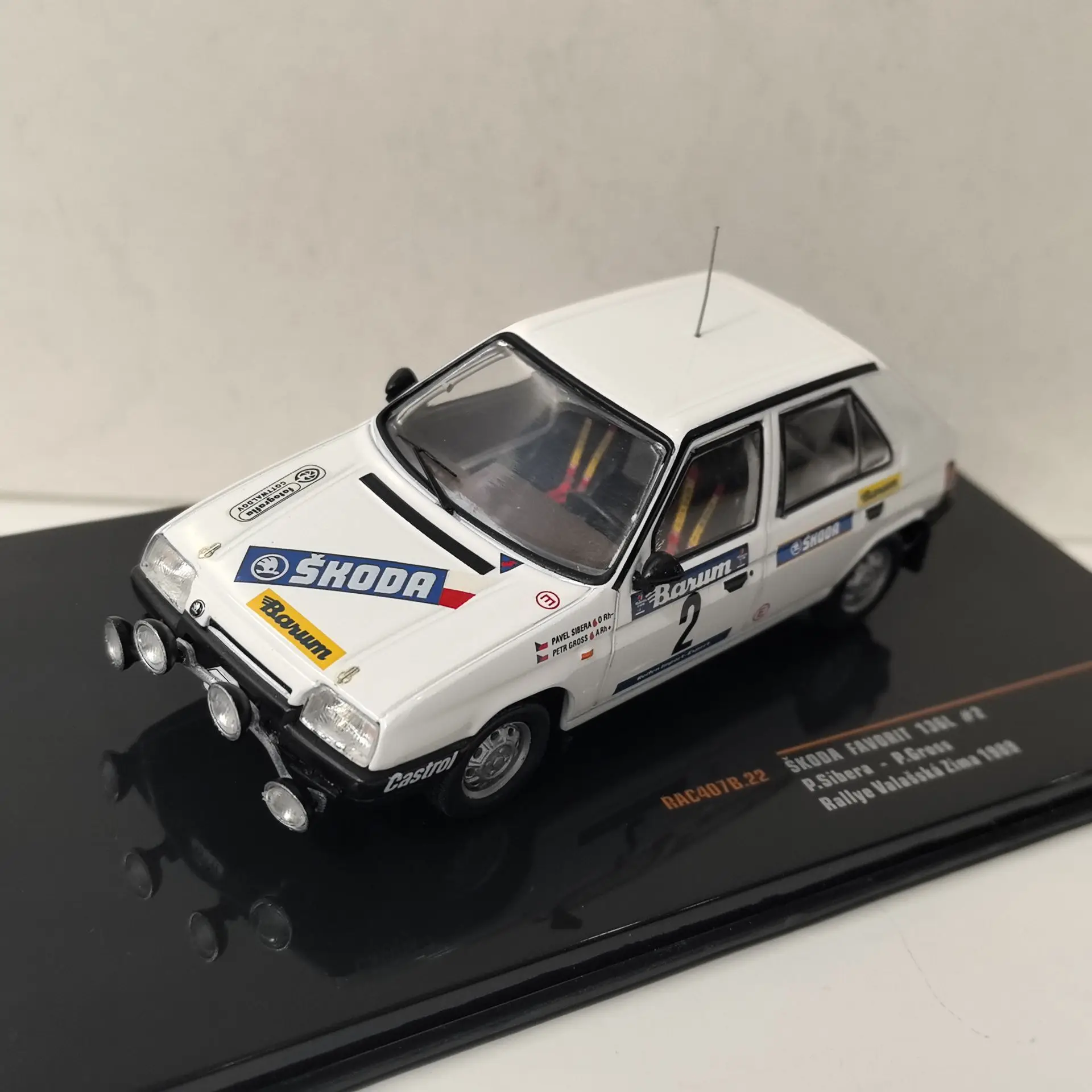 Diecast IXO 1/43 Scale SKODA Favorit 136L #2 1989 Alloy Car Model Collectible Toy Gift Souvenir Display Ornament
Diecast IXO 1/43 Scale SKODA Favorit 136L #2 1989 Alloy Car Model Collectible Toy Gift Souvenir Display Ornament