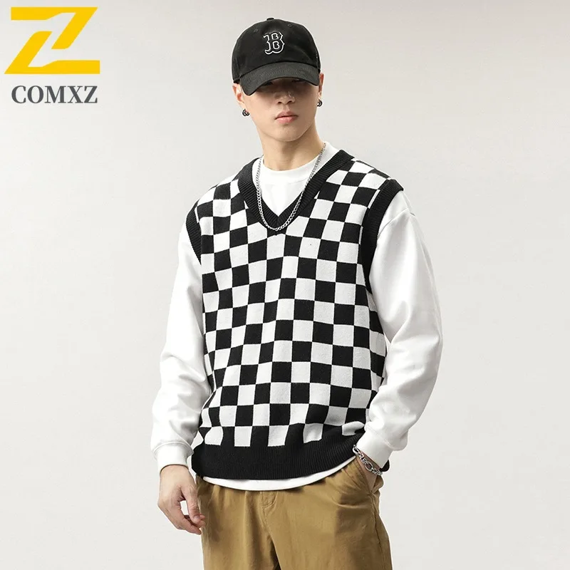 COMXZ 2025 Winter New Retro Color Block Checkerboard Knit Vest Men Trendy Street Loose Fit Casual Sleeveless Sweater Winter Wear 
COMXZ 2025 Winter New Retro Color Block Checkerboard Knit Vest Men Trendy Street Loose Fit Casual Sleeveless Sweater Winter Wear