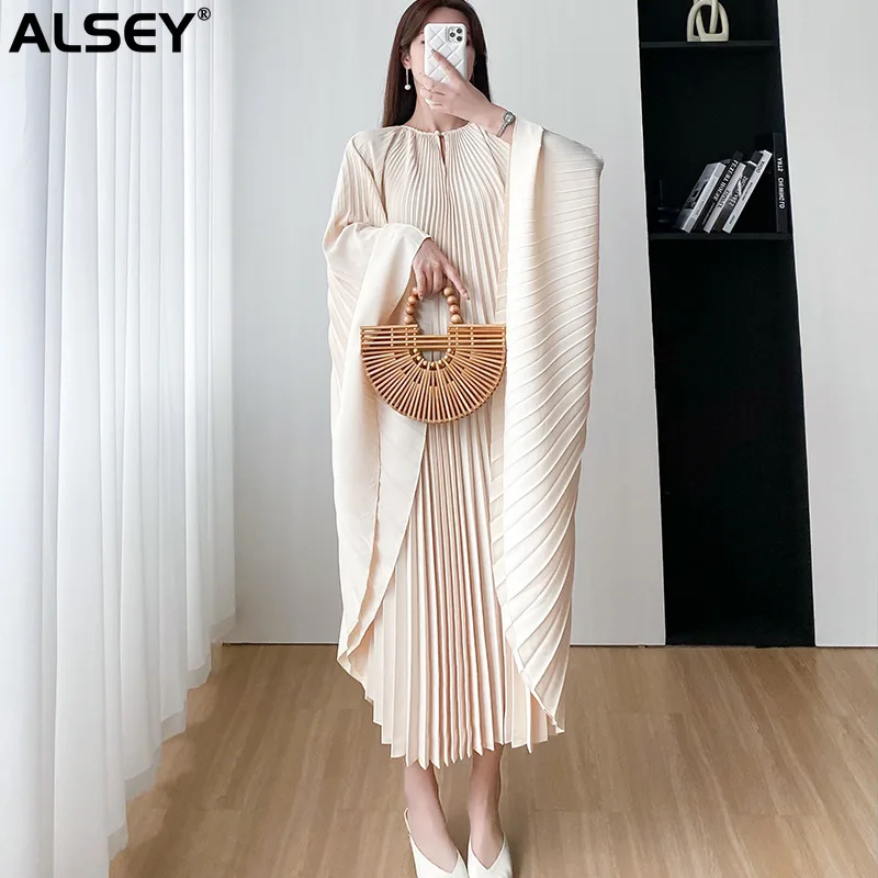 ALSEY Miyake Pleated Korean Style Dress for Women Summer New Temperament Loose Plus Size Fashion Casual Comfortable Dresses
ALSEY Miyake Pleated Korean Style Dress for Women Summer New Temperament Loose Plus Size Fashion Casual Comfortable Dresses