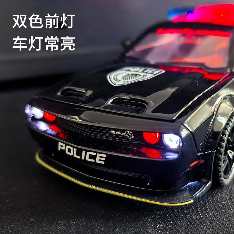1:32 Simulation Police Car Model Hellcat Red Eye Diecast Metal Toy with Light Sound Pull Back Children Collectible Vehicle Gift
1:32 Simulation Police Car Model Hellcat Red Eye Diecast Metal Toy with Light Sound Pull Back Children Collectible Vehicle Gift