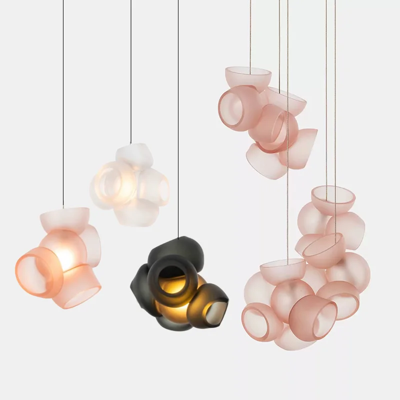 Engineering indoor pendant light, light luxury glass black and white combination hotel ceiling lighting home decoration
Engineering indoor pendant light, light luxury glass black and white combination hotel ceiling lighting home decoration