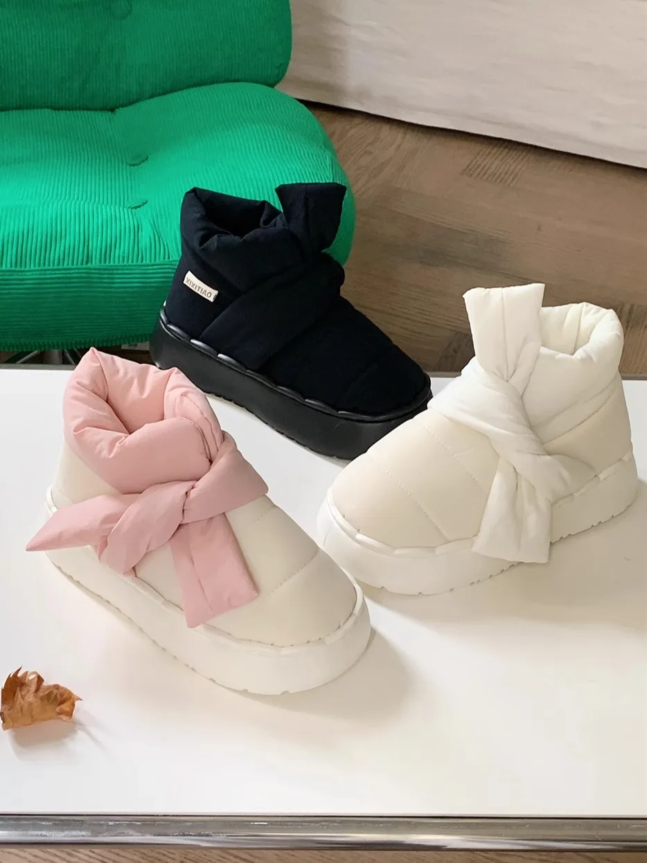 Korean Style Thick Bottom Snow Boots Women's Casual Creative Simple Tie Winter New Cotton Shoes Short Tube Winter Warm Booties
Korean Style Thick Bottom Snow Boots Women's Casual Creative Simple Tie Winter New Cotton Shoes Short Tube Winter Warm Booties