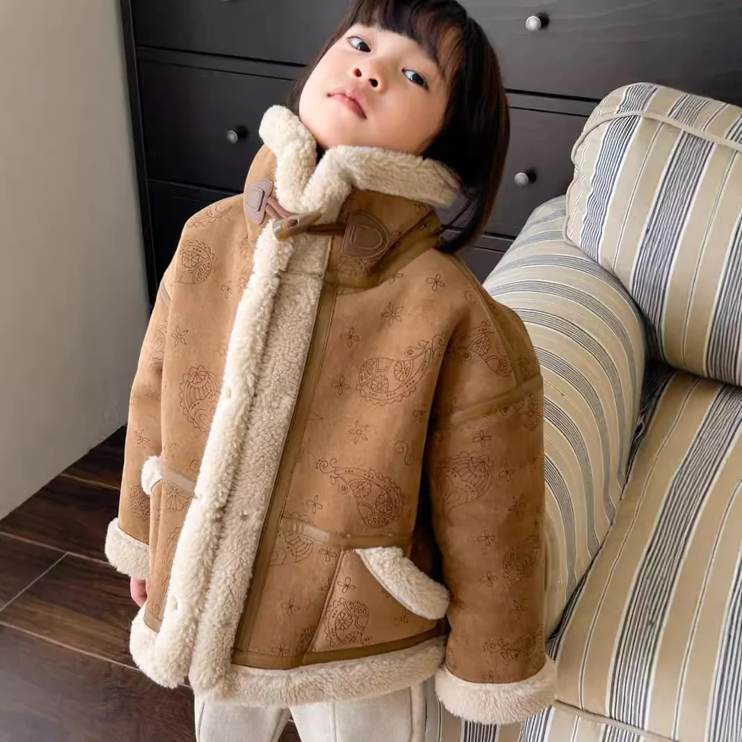Girls Fur One Coat Autumn and Winter 2024 New Children Thick Coat Fashion Simple Casual Top Clothes Korean Simple Style Coat
Girls Fur One Coat Autumn and Winter 2024 New Children Thick Coat Fashion Simple Casual Top Clothes Korean Simple Style Coat