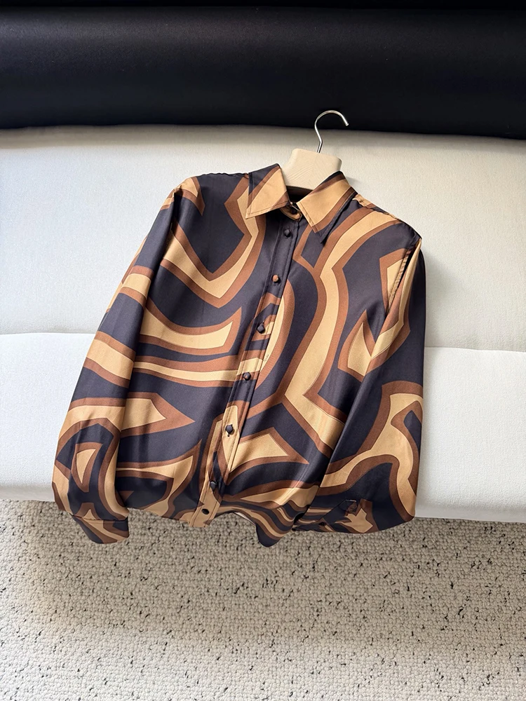 Spring Summer Fashion Vintage Print Single Breasted Casual Silk Blouses Women's Turn-down Collar Button Long Sleeve Shirt
Spring Summer Fashion Vintage Print Single Breasted Casual Silk Blouses Women's Turn-down Collar Button Long Sleeve Shirt