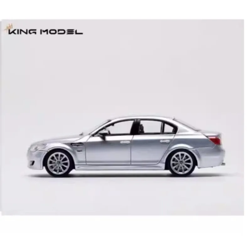 1:64 King Model M5 series, die-cast alloy model, suitable for teenagers to play with, decorative item, boy's gift.
1:64 King Model M5 series, die-cast alloy model, suitable for teenagers to play with, decorative item, boy's gift.