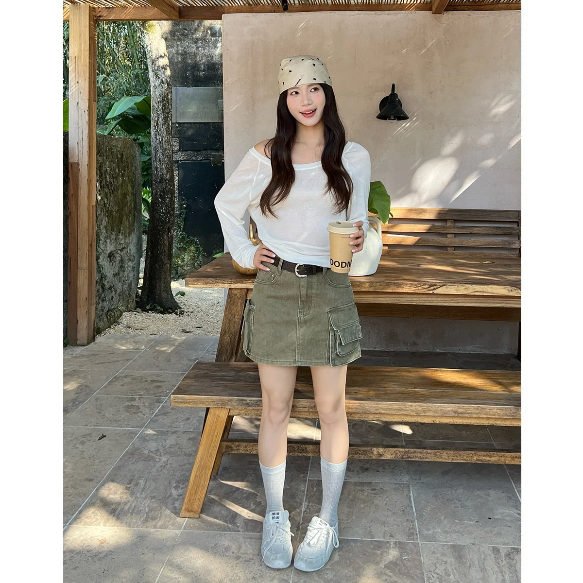 Новая весенняя короткая юбка в американском ретро-стиле с завышенной талией для невысоких, утягивающая, в утилитарном стиле, простой дизайн, хлопковый материал
Новая весенняя короткая юбка в американском ретро-стиле с завышенной талией для невысоких, утягивающая, в утилитарном стиле, простой дизайн, хлопковый материал