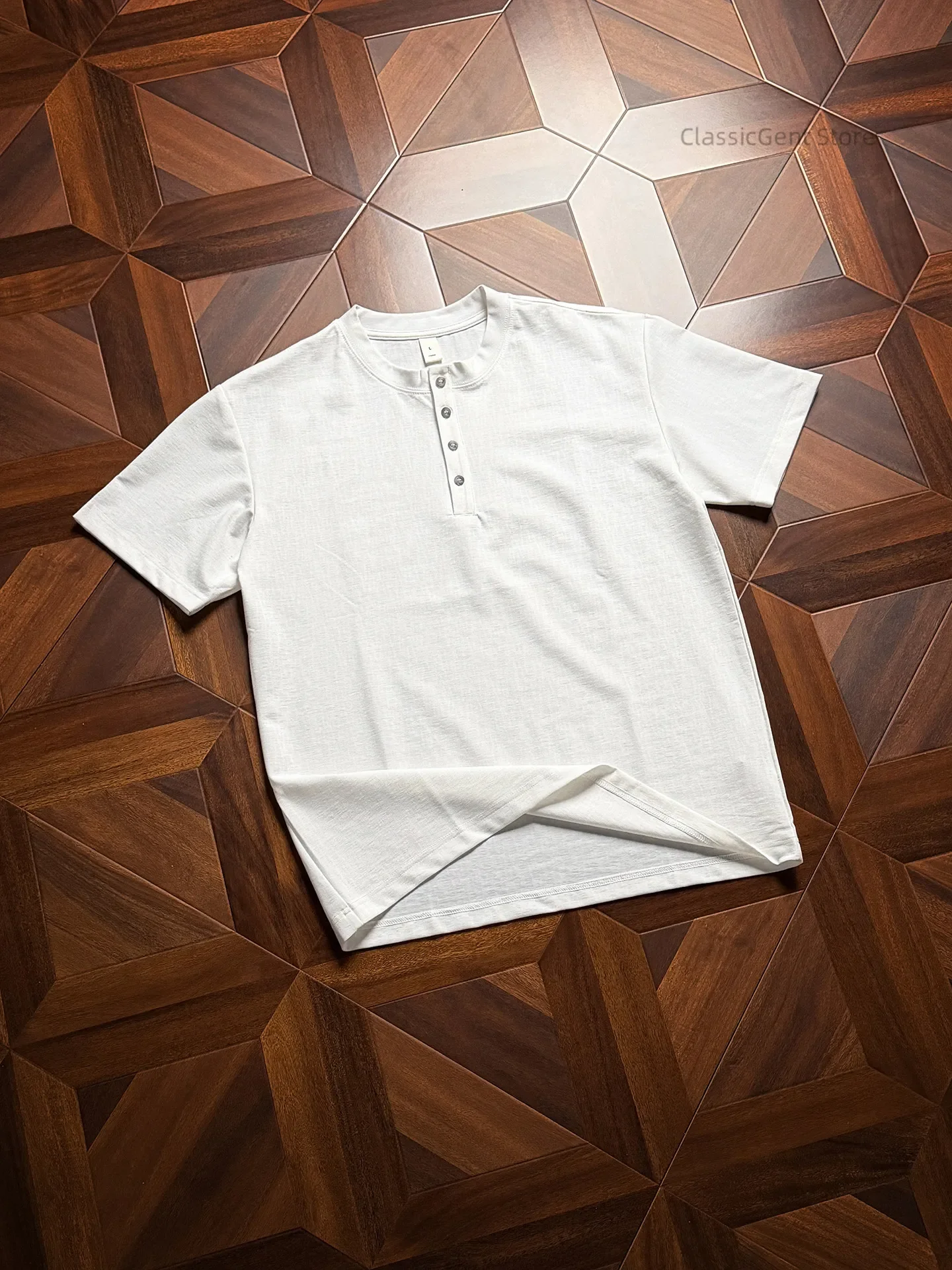 Soft to the touch, high-density and breathable knitted 7OZ semi-open loose short-sleeved T-shirt
Soft to the touch, high-density and breathable knitted 7OZ semi-open loose short-sleeved T-shirt