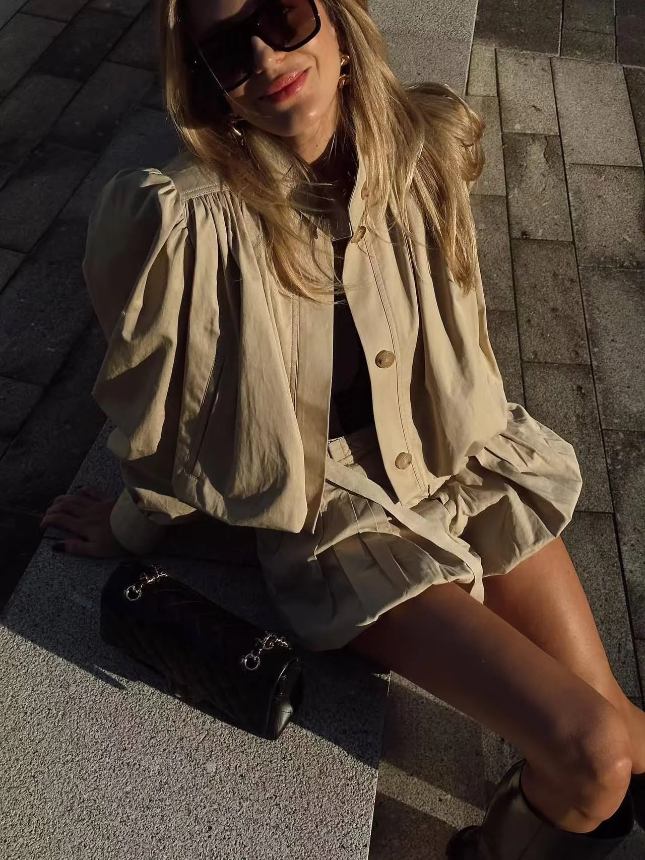 Zevity Women High Street Pleats Design Solid Chic Short Coat Ladies Retro Long Sleeve Casual Jacket Women's Clothes Tops CT9530
Zevity Women High Street Pleats Design Solid Chic Short Coat Ladies Retro Long Sleeve Casual Jacket Women's Clothes Tops CT9530