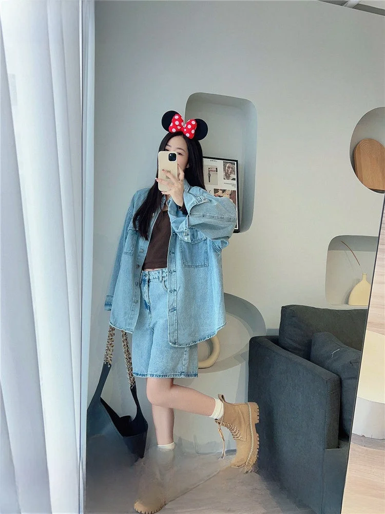 Early Spring Casual Denim Jacket And Shorts Set Korean Style Two-Piece Suit for Small Figures Fashionable Women's Ensemble
Early Spring Casual Denim Jacket And Shorts Set Korean Style Two-Piece Suit for Small Figures Fashionable Women's Ensemble