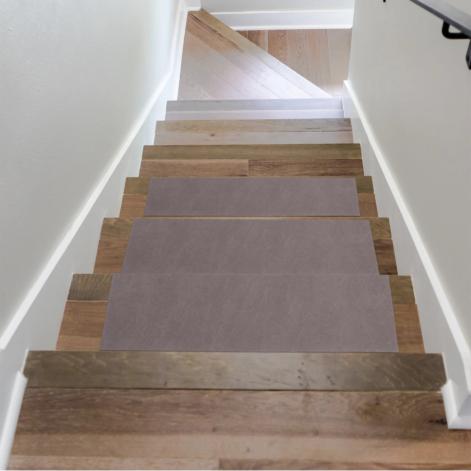 Polyester Stair Tread Pads Non-Slip Carpet Mats 26x75cm Washable Stair Runner Rugs for Wooden Steps Safety Noise Reduction 
Polyester Stair Tread Pads Non-Slip Carpet Mats 26x75cm Washable Stair Runner Rugs for Wooden Steps Safety Noise Reduction