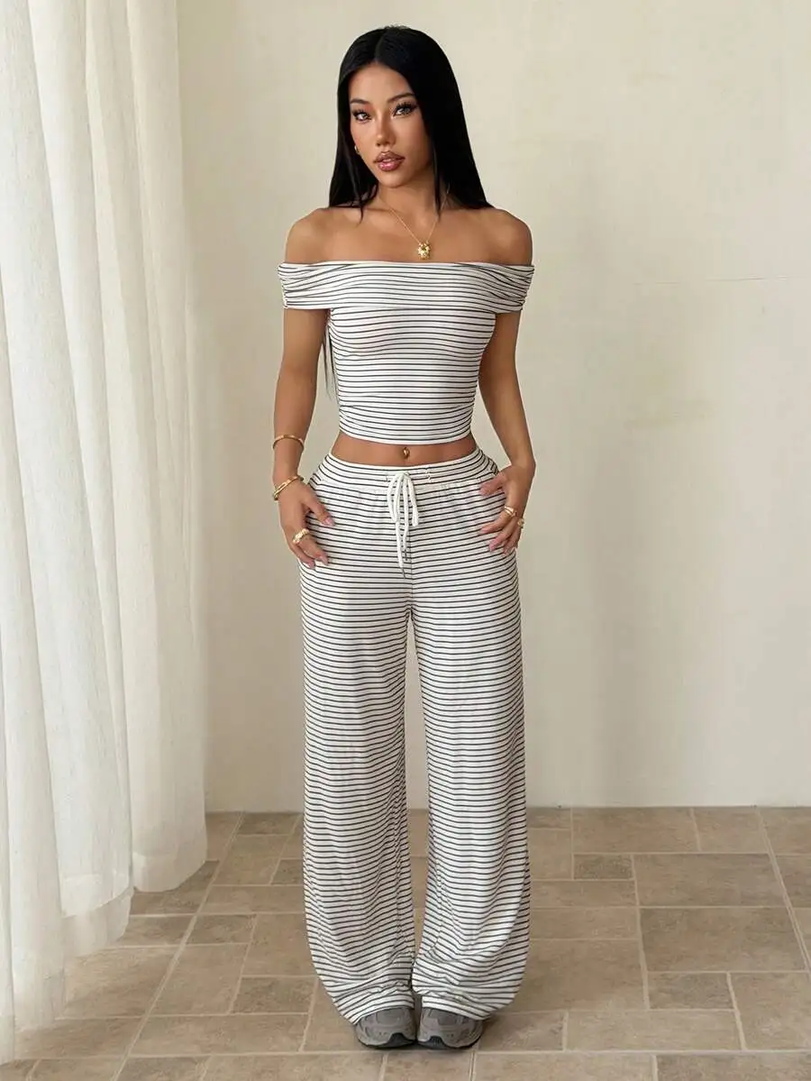 Off Shoulder Crop Top And Wide Leg Sweatpants Two Piece Set Casual Streetwear Outfit
Off Shoulder Crop Top And Wide Leg Sweatpants Two Piece Set Casual Streetwear Outfit