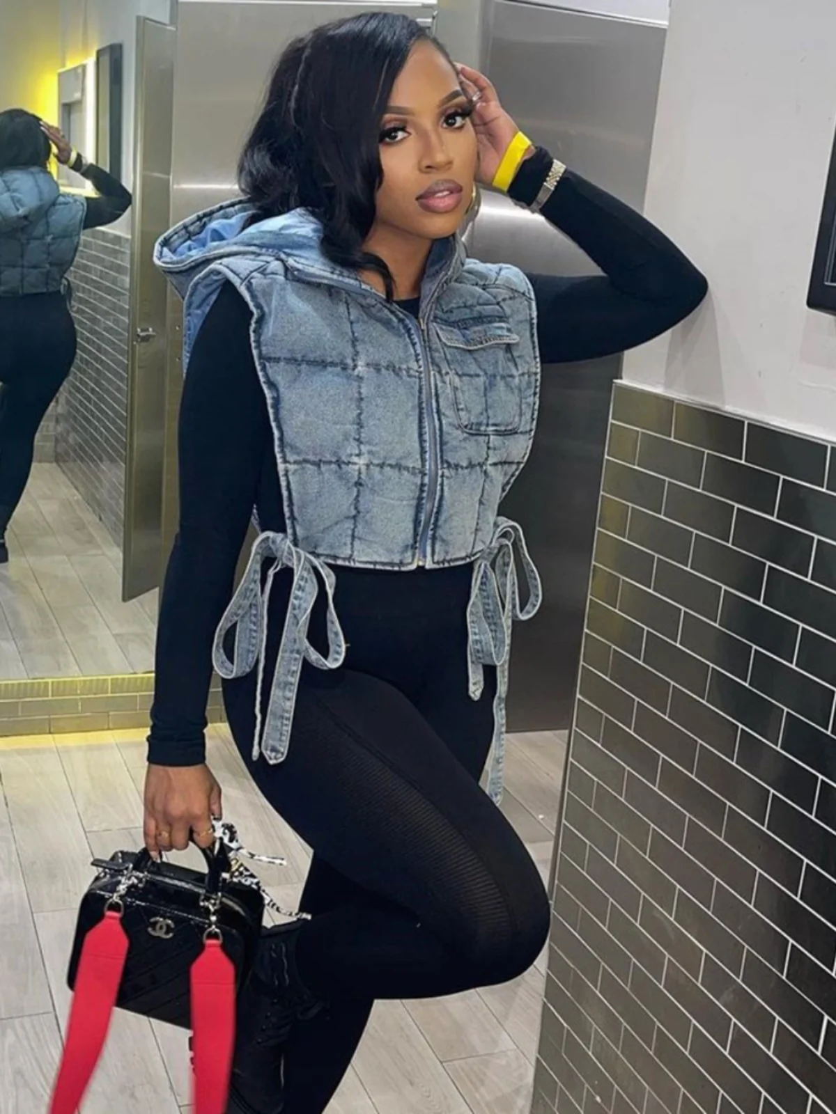 Women's Denim Vest 2024 New Waed Hollow out Svel Hooded Fce Lined Casual Faion ort Length Color
Women's Denim Vest 2024 New Waed Hollow out Svel Hooded Fce Lined Casual Faion ort Length Color
