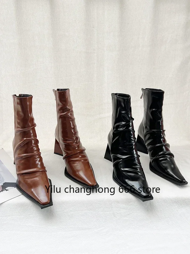 New Pointed Pleated Casual Boots Autumn Street Sexy Thick High Heel Short Boots Fashion Women Solid Color Office Leather Boots
New Pointed Pleated Casual Boots Autumn Street Sexy Thick High Heel Short Boots Fashion Women Solid Color Office Leather Boots