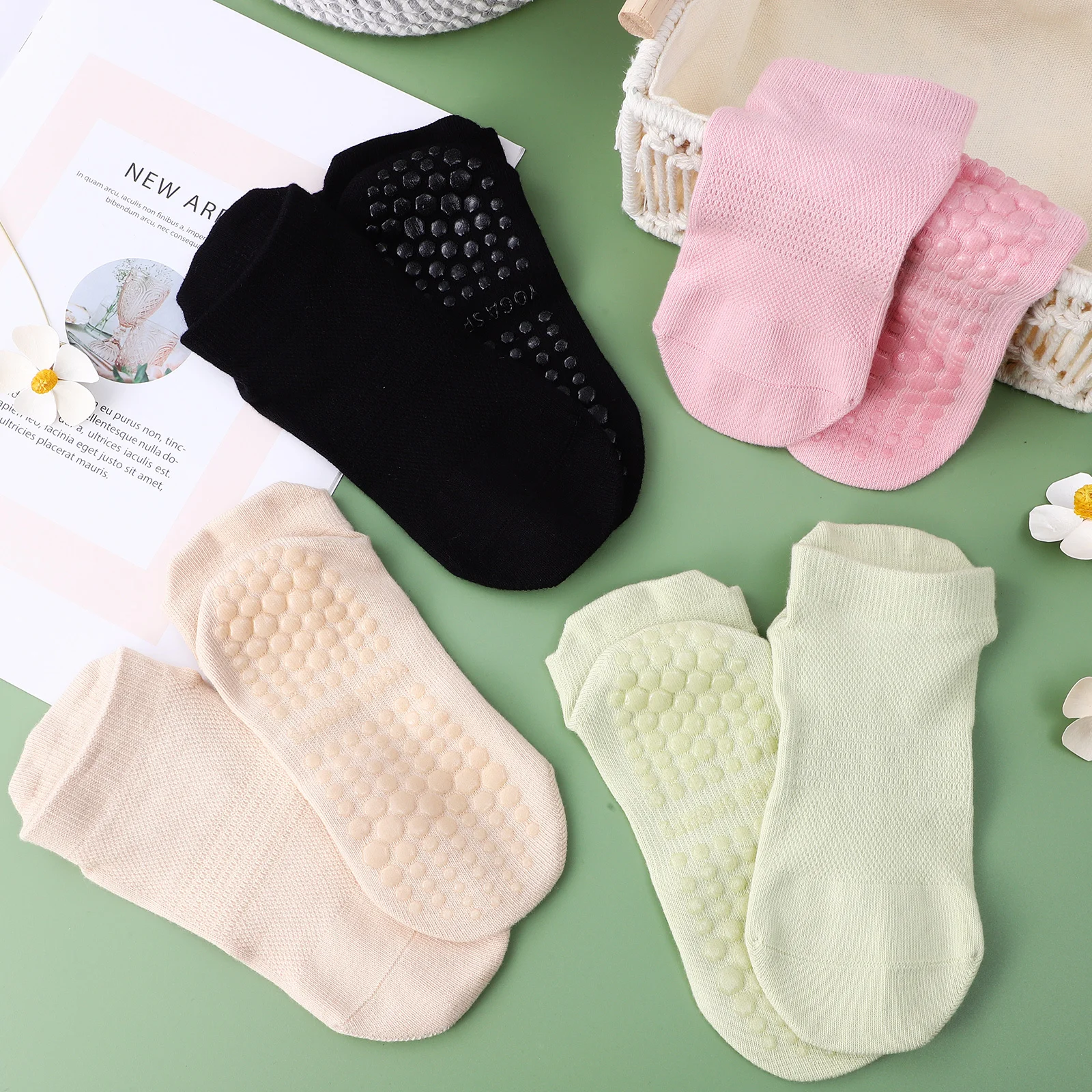4Pairs Pilates Grip Socks Non Slip Silicone Bottom Breathable Cotton Yoga Socks Women Fashionable Short Design
4Pairs Pilates Grip Socks Non Slip Silicone Bottom Breathable Cotton Yoga Socks Women Fashionable Short Design