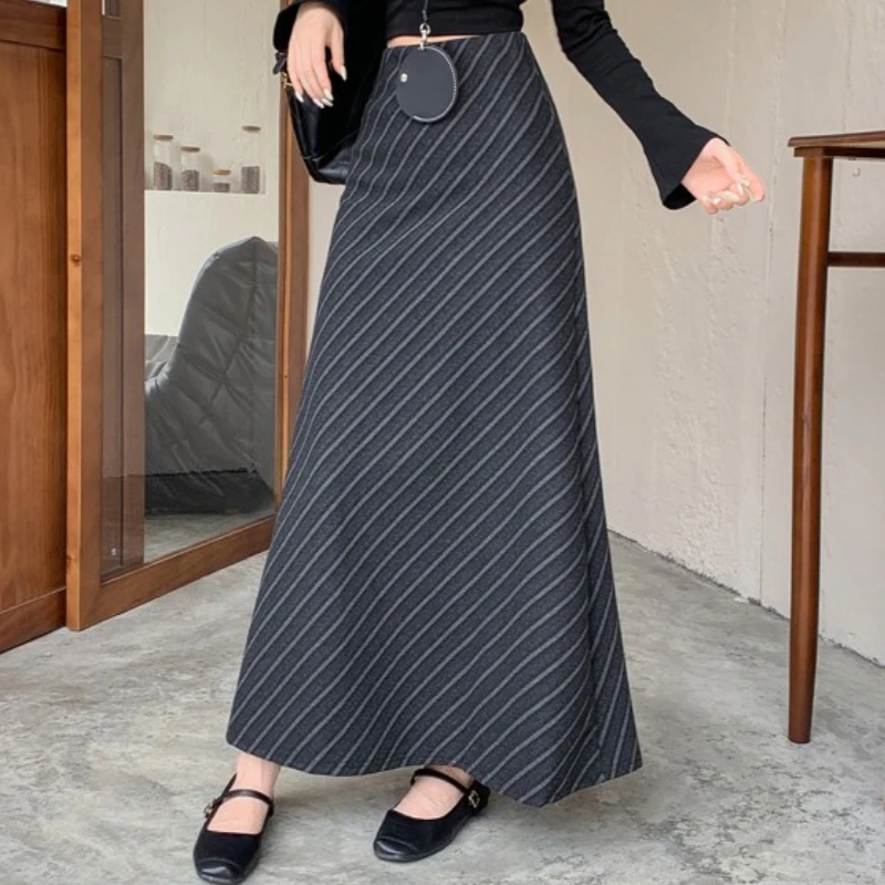 Seoulish Vintage Striped Woolen Women's Straight A-line Skirts 2025 New Autumn Winter High Waist Long Wrap Skirts Female
Seoulish Vintage Striped Woolen Women's Straight A-line Skirts 2025 New Autumn Winter High Waist Long Wrap Skirts Female
