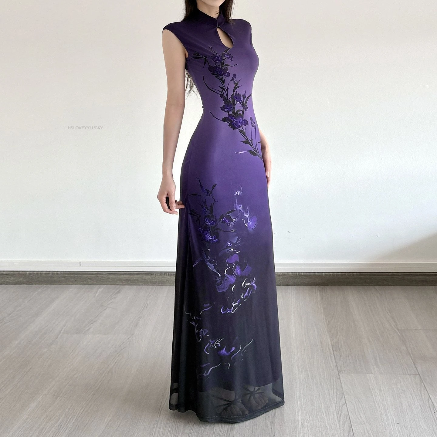 Retro Botanical Print Stand Collar Dress New Chinese Style Slim Fit Improved Qipao Summer New Arrival Purple Cheongsam
Retro Botanical Print Stand Collar Dress New Chinese Style Slim Fit Improved Qipao Summer New Arrival Purple Cheongsam