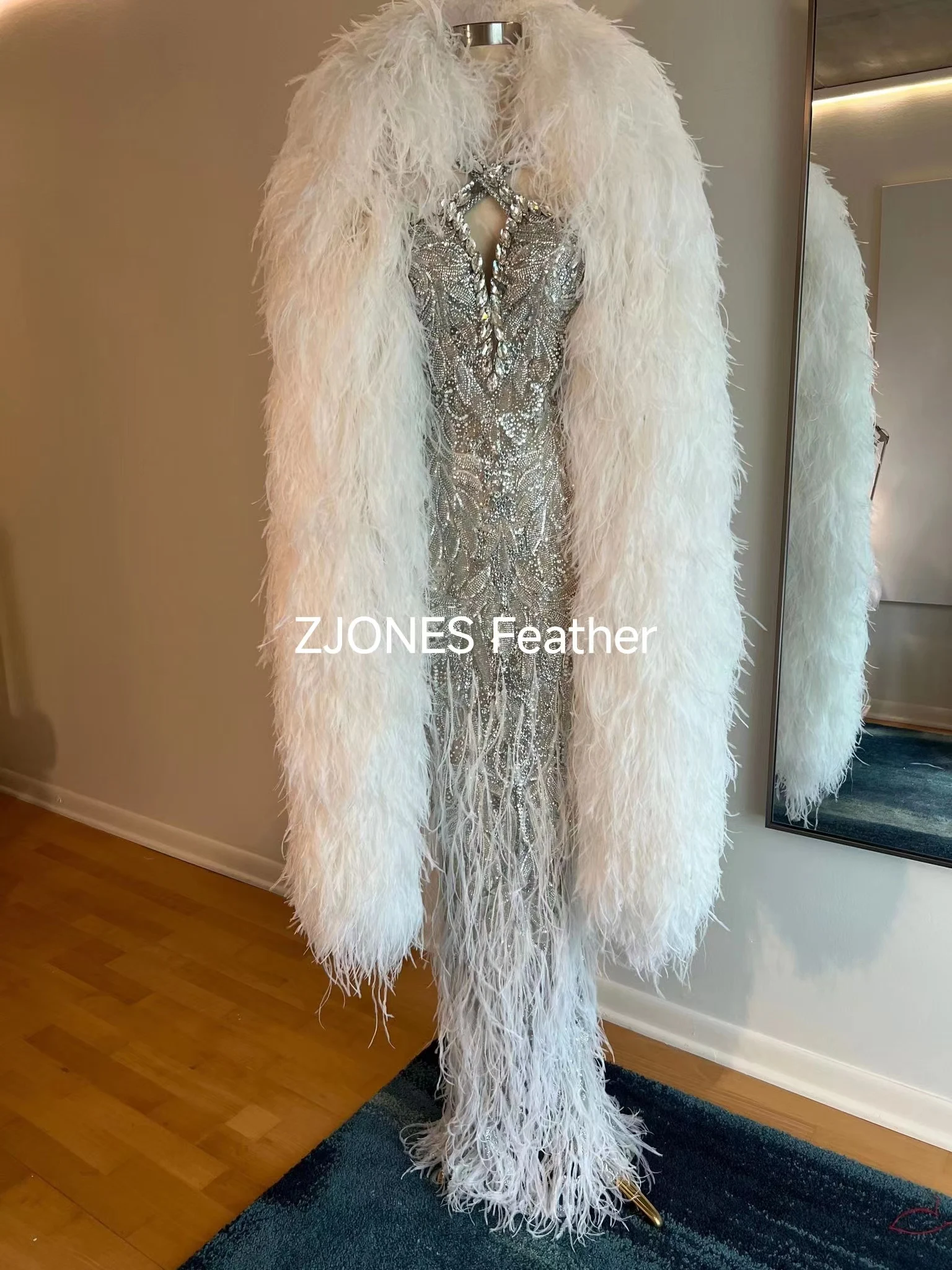 White Feather Boa Fluffy 30ply Ostrich Feather Boa Scarf Ostrich Feathers Trim Shawl Costume Fashion Design Party Decoration
White Feather Boa Fluffy 30ply Ostrich Feather Boa Scarf Ostrich Feathers Trim Shawl Costume Fashion Design Party Decoration
