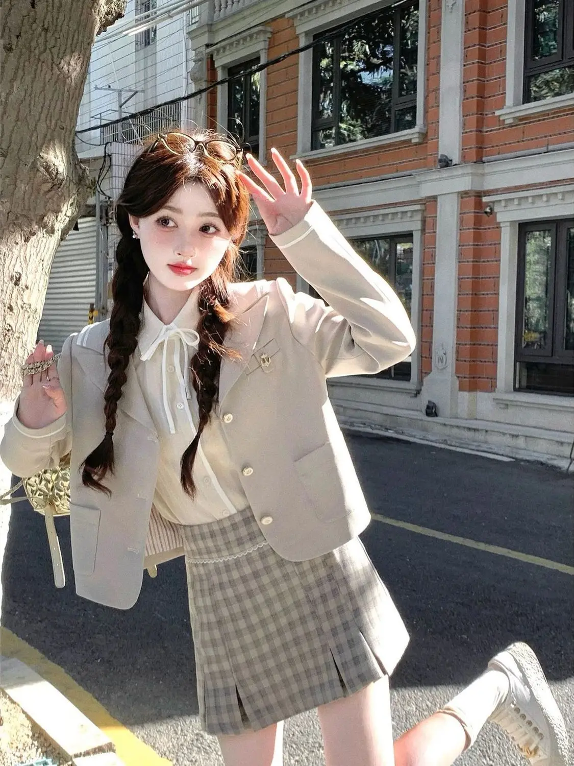 Korean College Style Sweet Slim Short Suit Coat Doll Collar Shirt Plaid Mini Skirt Set Commuter Three Piece Set Women Outfits
Korean College Style Sweet Slim Short Suit Coat Doll Collar Shirt Plaid Mini Skirt Set Commuter Three Piece Set Women Outfits