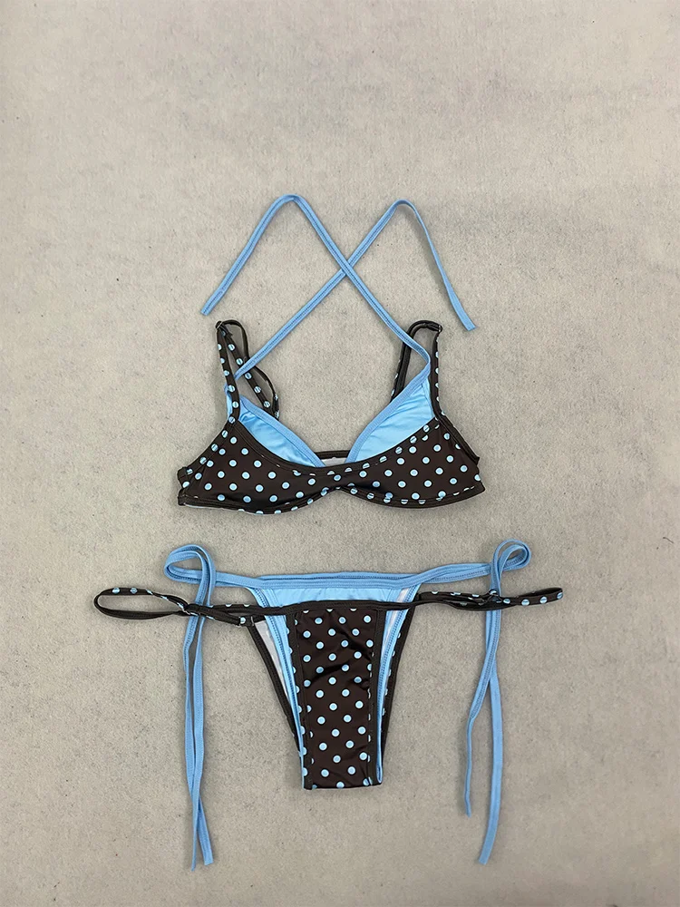 Y2K Millennium Hot Girl Retro Polka Dot Contrast Bikini Set Women's Hanging Neck Triangular Cup Strap Split Swimsuit
Y2K Millennium Hot Girl Retro Polka Dot Contrast Bikini Set Women's Hanging Neck Triangular Cup Strap Split Swimsuit