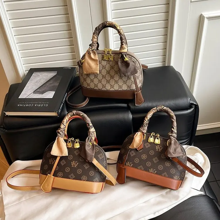 Sophisticated Women's Vintage Printed Shell Bag, Versatile Classic Top Handle Shoulder Handbag
Sophisticated Women's Vintage Printed Shell Bag, Versatile Classic Top Handle Shoulder Handbag