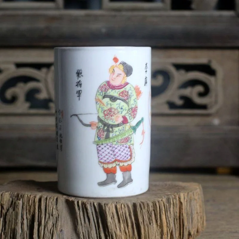Jingdezhen antique famille rose porcelain colored figure painting study pen holder brush pot collection desktop decoration
Jingdezhen antique famille rose porcelain colored figure painting study pen holder brush pot collection desktop decoration