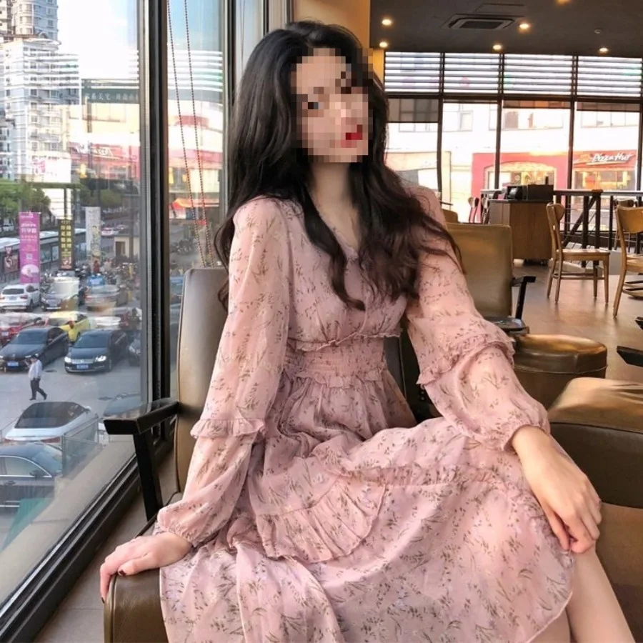 【New style】French retro skirt knee-high mid-length dress very fairy French niche platycodon skirt small floral chiffon dress su
【New style】French retro skirt knee-high mid-length dress very fairy French niche platycodon skirt small floral chiffon dress su