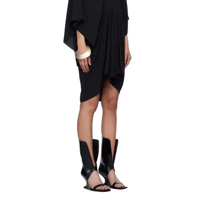 2026 Women's Summer Square Head Fish Mouth V-shaped Mouth Sleeve Cool Boots European and American Niche Stage Walking Shoes
2026 Women's Summer Square Head Fish Mouth V-shaped Mouth Sleeve Cool Boots European and American Niche Stage Walking Shoes