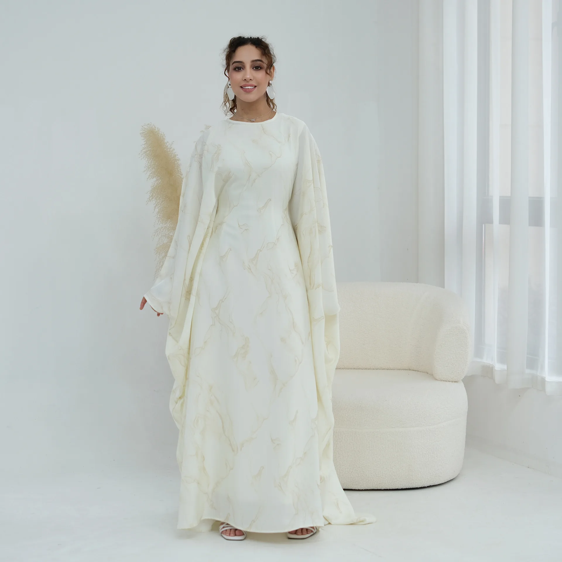 Floral Printed Oversized Abaya Long Dress Self Belt Waist Adjustable Modest Women Robe Turkey Outfit Morocco Middle East Ladies
Floral Printed Oversized Abaya Long Dress Self Belt Waist Adjustable Modest Women Robe Turkey Outfit Morocco Middle East Ladies