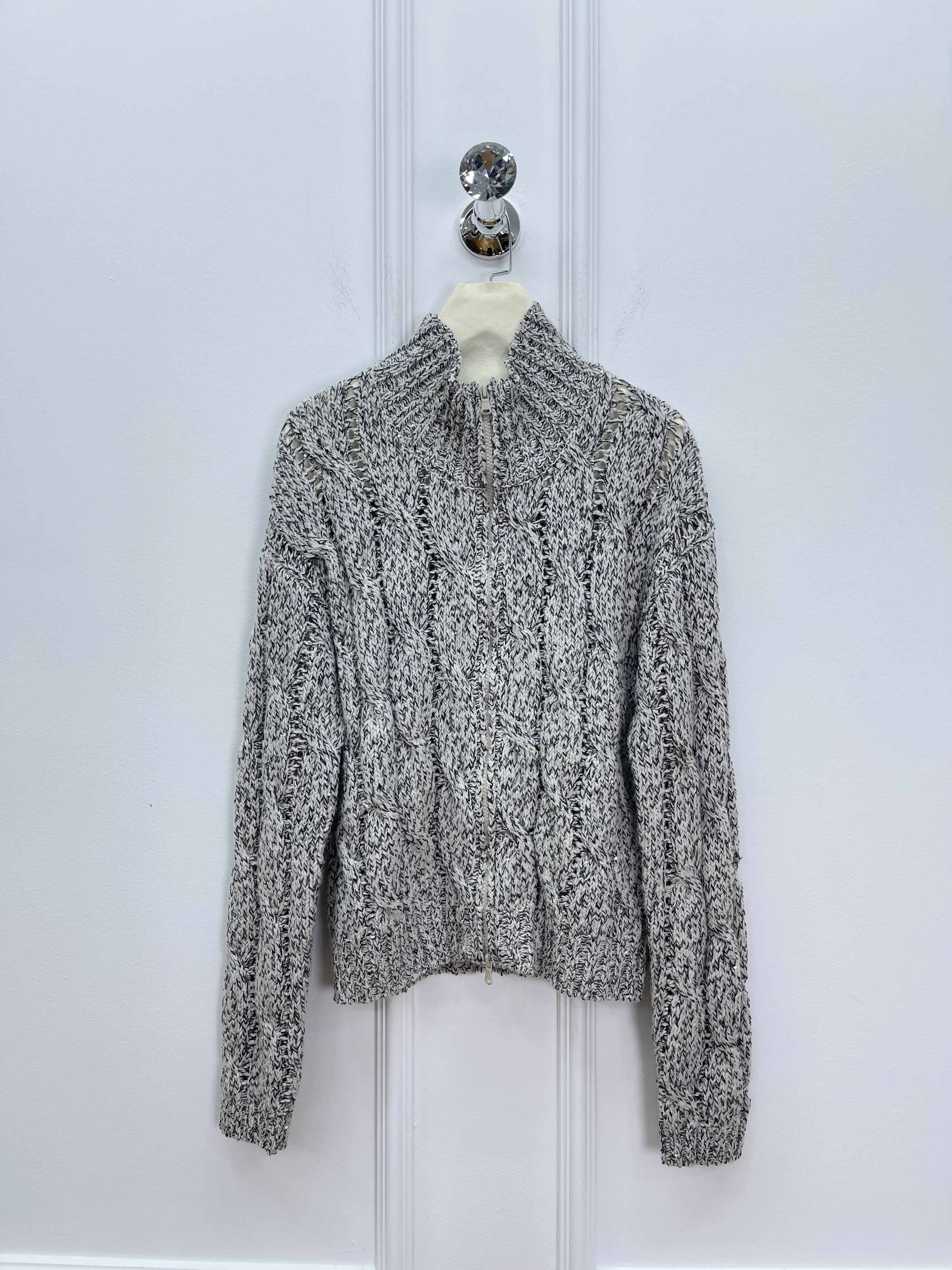 Осенне-зимний новый высококачественный модный вязаный кардиган для женщин 2025
Осенне-зимний новый высококачественный модный вязаный кардиган для женщин 2025