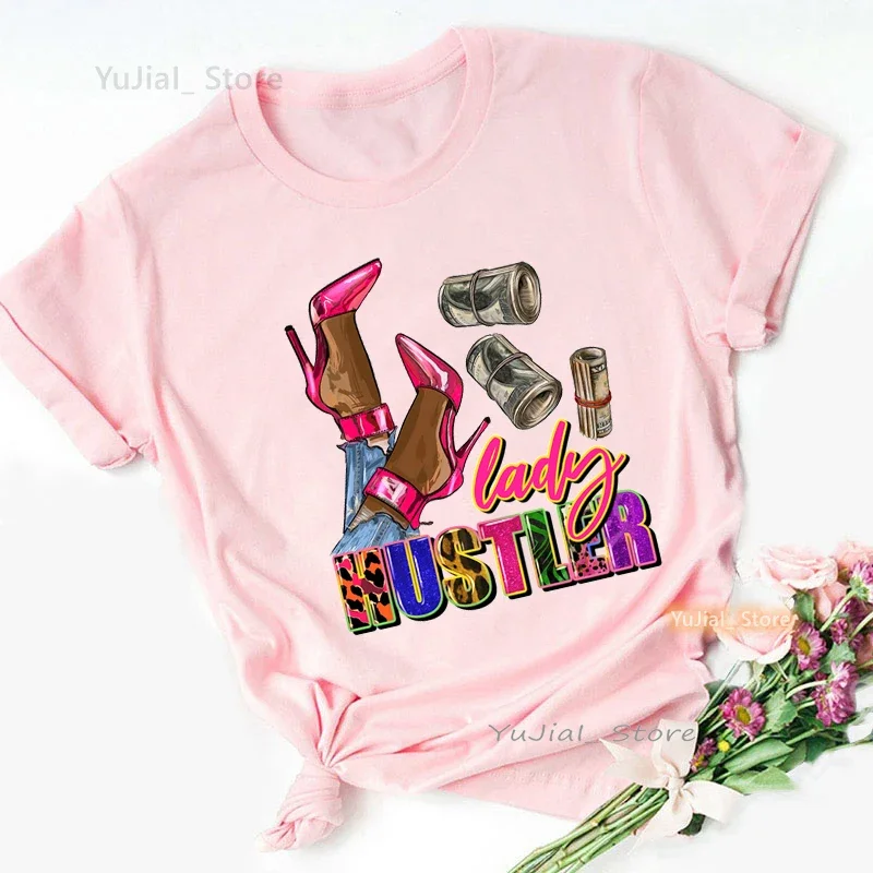 Leoaprd Lady Hustler Graphic Print Pink T Shirt Women'S Clothing Fashion High Shoe Tshirt Female Summer Tops Tee Shirt Femme
Leoaprd Lady Hustler Graphic Print Pink T Shirt Women'S Clothing Fashion High Shoe Tshirt Female Summer Tops Tee Shirt Femme