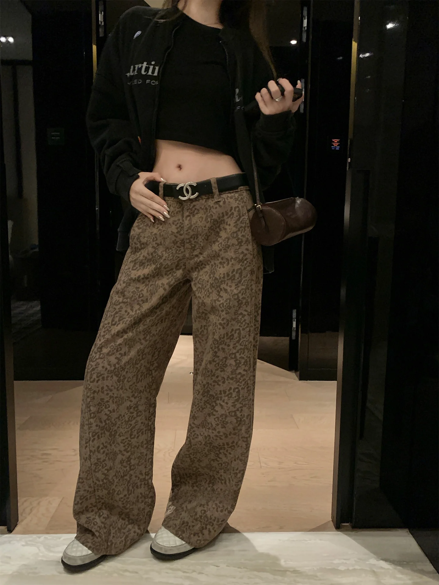 High Waist Leopard Print Casual Jeans Free Style American Retro Cotton Straight Leg Women's Denim Pants Autumn Spring Fashion
High Waist Leopard Print Casual Jeans Free Style American Retro Cotton Straight Leg Women's Denim Pants Autumn Spring Fashion