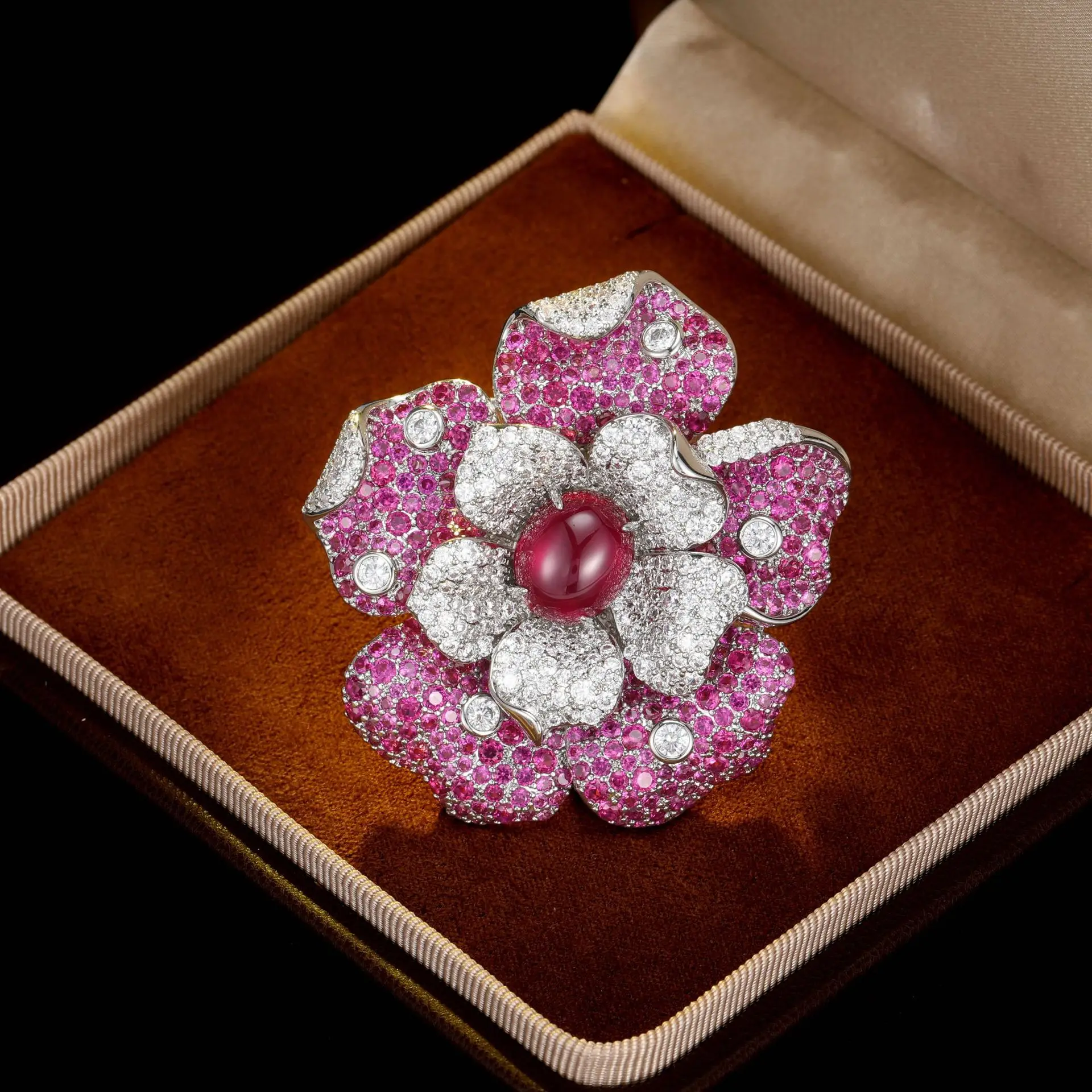 Gorgeous Retro Zircon Flower Brooch High-end Exquisite Fashion Coat Suit Pins Light Luxury Design Corsage Acessories for Women
Gorgeous Retro Zircon Flower Brooch High-end Exquisite Fashion Coat Suit Pins Light Luxury Design Corsage Acessories for Women