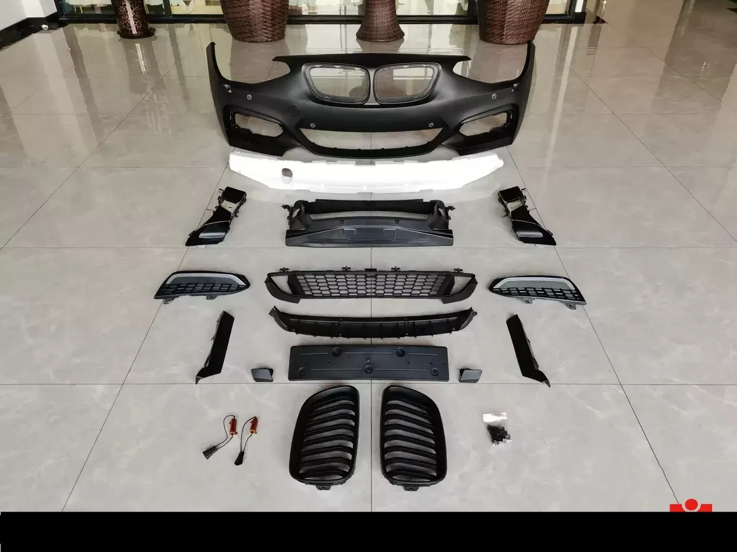 For BMW 1 series F20 modified 2 series M235 Front bumper assembly grill fog lamp cover car accessories accesorios para
For BMW 1 series F20 modified 2 series M235 Front bumper assembly grill fog lamp cover car accessories accesorios para