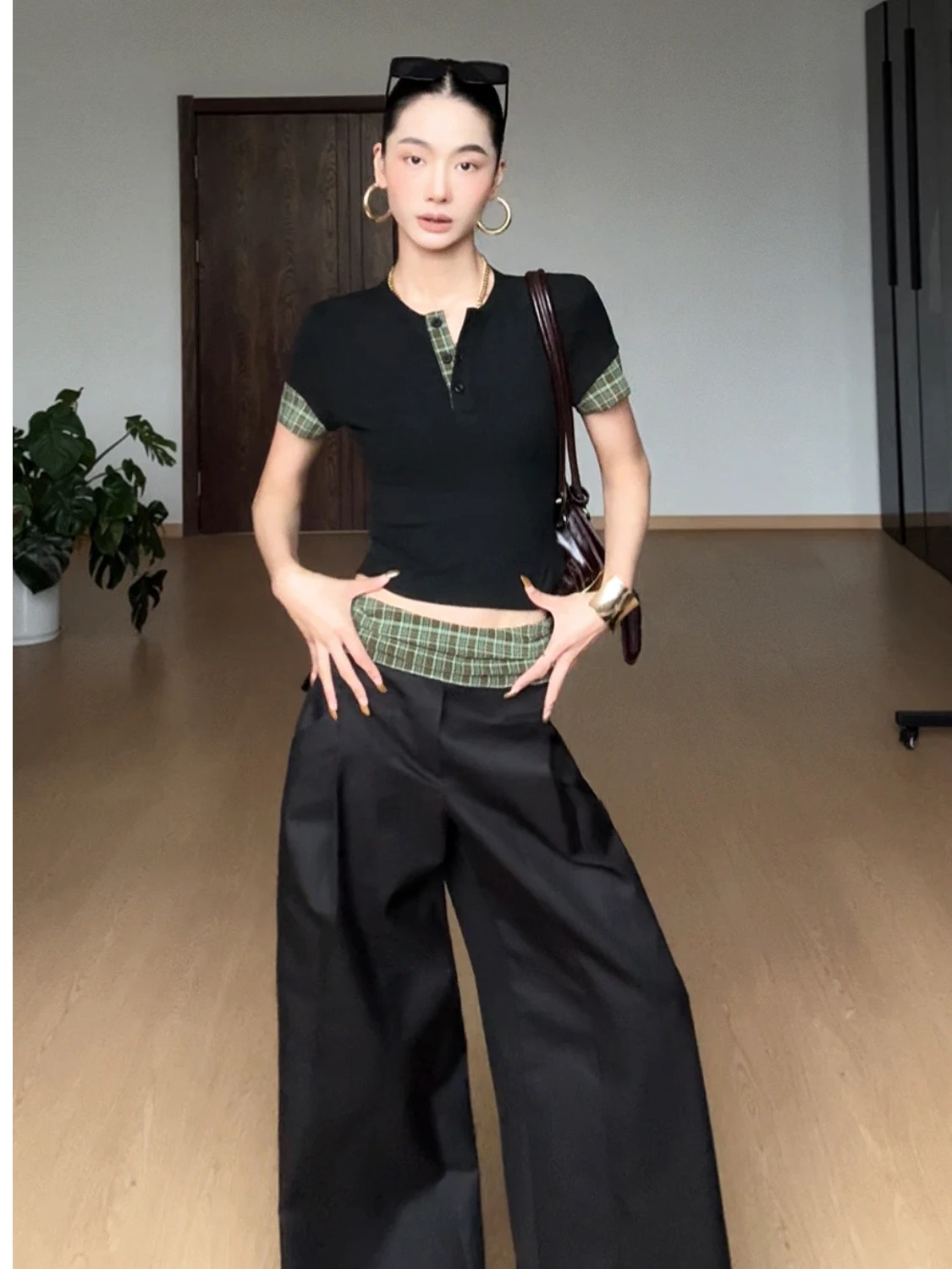 CIZZLEMORE Slim Fit Plaid Patchwork Short Sleeve Casual Pants Set High Waist Long Pants Spring Fashion Women's Ensemble
CIZZLEMORE Slim Fit Plaid Patchwork Short Sleeve Casual Pants Set High Waist Long Pants Spring Fashion Women's Ensemble