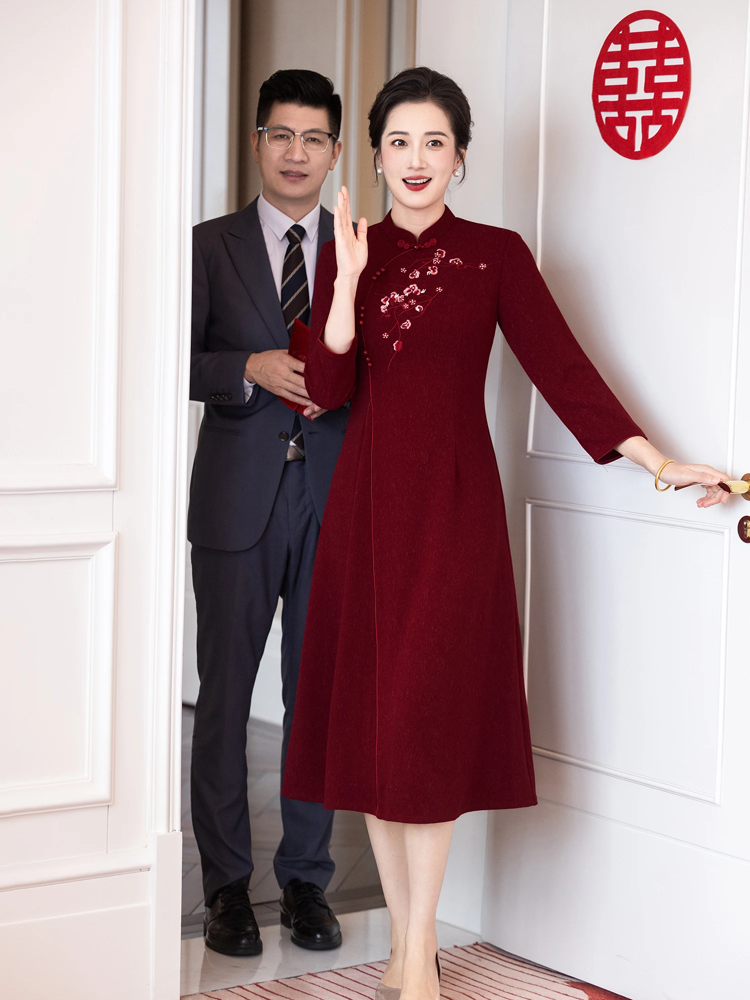 New 2026 Qipao Wedding Dr Long Sve Plum Blossom Silk Cloth Wedding Banquet Costume Mom's Traditional Chinese Wedding Dr
New 2026 Qipao Wedding Dr Long Sve Plum Blossom Silk Cloth Wedding Banquet Costume Mom's Traditional Chinese Wedding Dr