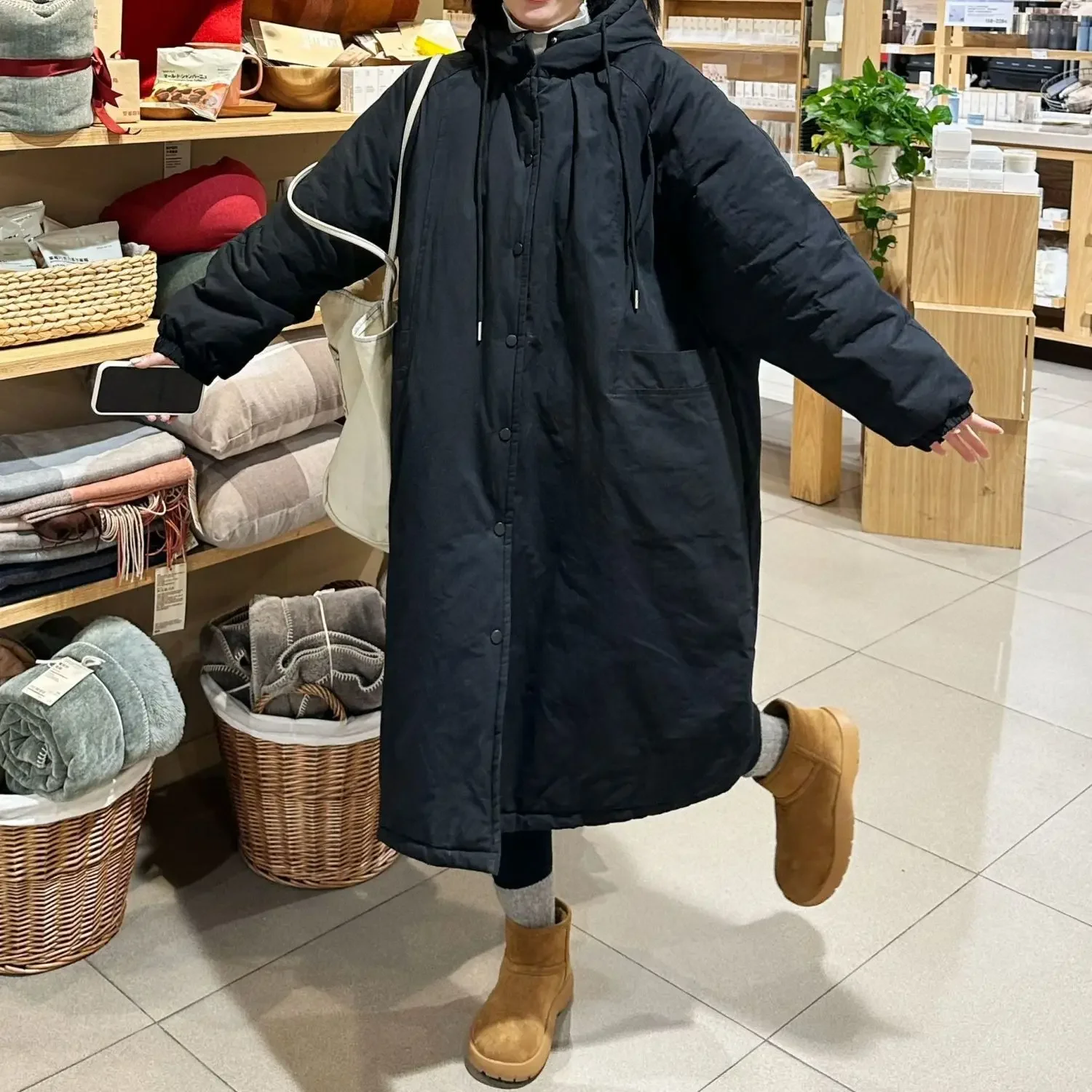 2025 модная зимняя женская пуховая хлопковая куртка с капюшоном, ветрозащитные парки большого размера
2025 модная зимняя женская пуховая хлопковая куртка с капюшоном, ветрозащитные парки большого размера