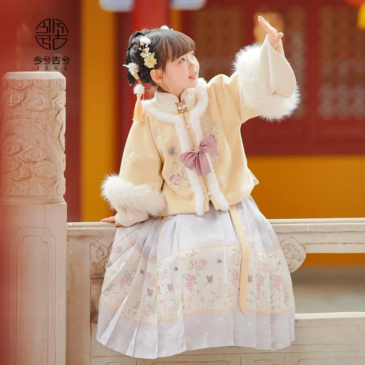 Hanfu Girls' New Year's Clothing Children's Horse Skirt Winter Girls' Chinese Style Suit Winter Clothing Antique Tang Clothing
Hanfu Girls' New Year's Clothing Children's Horse Skirt Winter Girls' Chinese Style Suit Winter Clothing Antique Tang Clothing