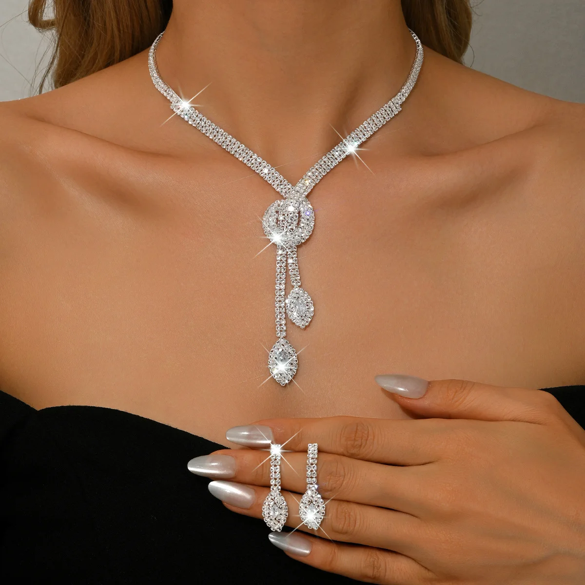 Luxury Gold Crystal Knot Jewelry Set for Women, Sparkling Rhinestone Tassel Necklace & Drop Earrings for Wedding Prom Party
Luxury Gold Crystal Knot Jewelry Set for Women, Sparkling Rhinestone Tassel Necklace & Drop Earrings for Wedding Prom Party