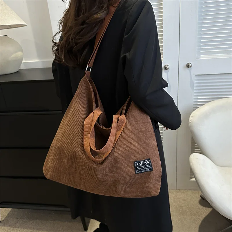 Simple Design Large Capacity Portable Shoulder Bag Student Solid Color Backpack Artistic Crossbody Canvas Bag Tote Damentasche
Simple Design Large Capacity Portable Shoulder Bag Student Solid Color Backpack Artistic Crossbody Canvas Bag Tote Damentasche