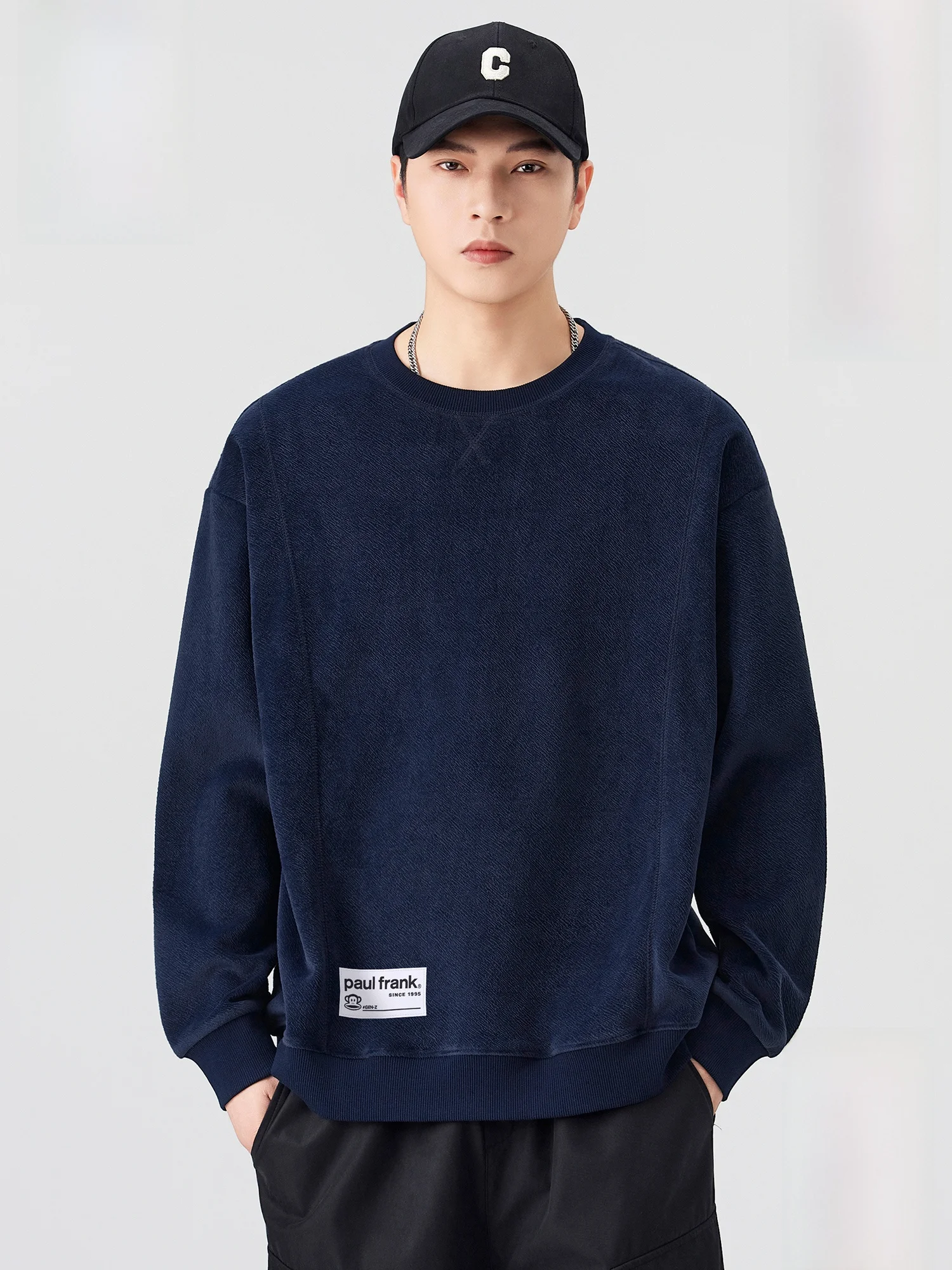 Мужская толстовка Paul Frank с круглым вырезом и флисовой подкладкой, зимняя, теплая, свободного кроя, с длинными рукавами, повседневная, удобная, из полиэфирного волокна
Мужская толстовка Paul Frank с круглым вырезом и флисовой подкладкой, зимняя, теплая, свободного кроя, с длинными рукавами, повседневная, удобная, из полиэфирного волокна