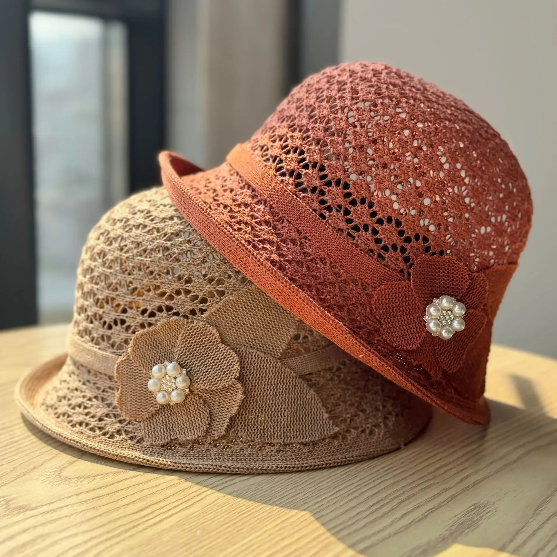Style Fashionable British Floral Ladies Summer Sun Hat French Brimmed Sun Hat Outdoor Bucket Hat for Sun Protection and Shade
Style Fashionable British Floral Ladies Summer Sun Hat French Brimmed Sun Hat Outdoor Bucket Hat for Sun Protection and Shade