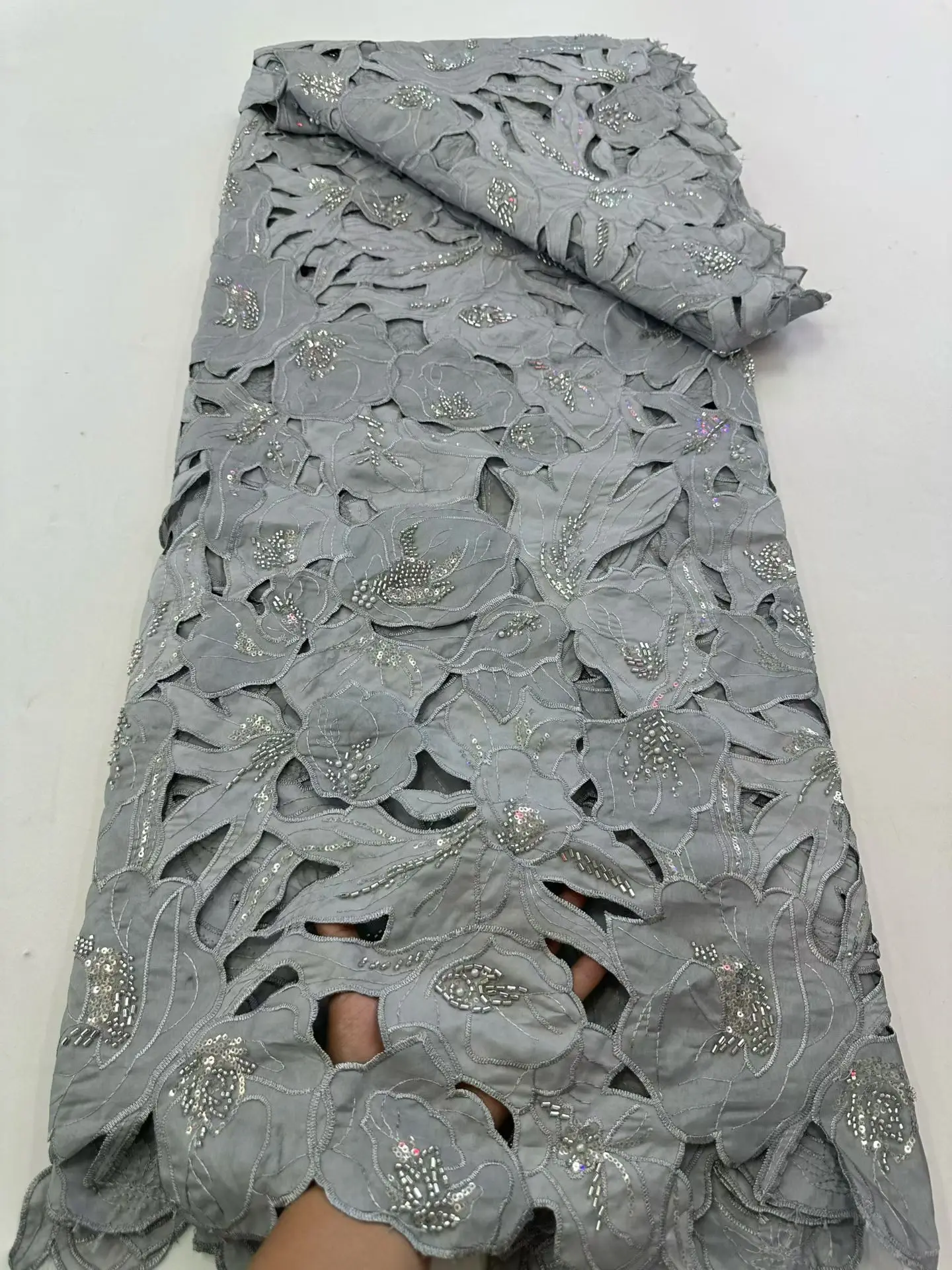 African Nigerian Laser Cotton Water Soluble Lace Fabric 2026 High Quality Cotton With Beads Lace for Women Wedding Dress Sewing
African Nigerian Laser Cotton Water Soluble Lace Fabric 2026 High Quality Cotton With Beads Lace for Women Wedding Dress Sewing