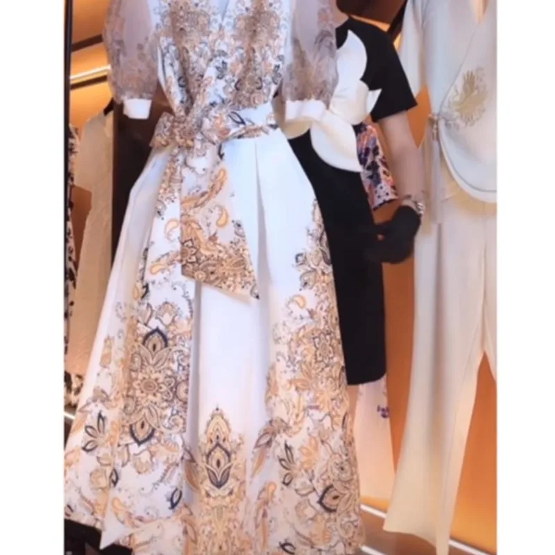 Design Collar Dress Light Luxury Adult Lady like Woman Satin Printed Large Swing Waist
Design Collar Dress Light Luxury Adult Lady like Woman Satin Printed Large Swing Waist