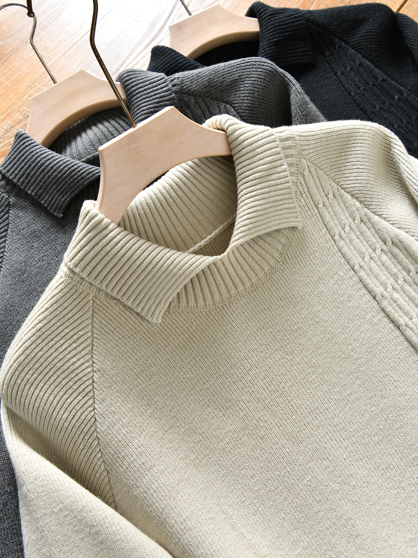 Laid-back Soft Knitted Design Casual Fashionable Men's Sweater Flip Collar Knitwear Autumn Winter Thick Long Sleeve Warmth
Laid-back Soft Knitted Design Casual Fashionable Men's Sweater Flip Collar Knitwear Autumn Winter Thick Long Sleeve Warmth