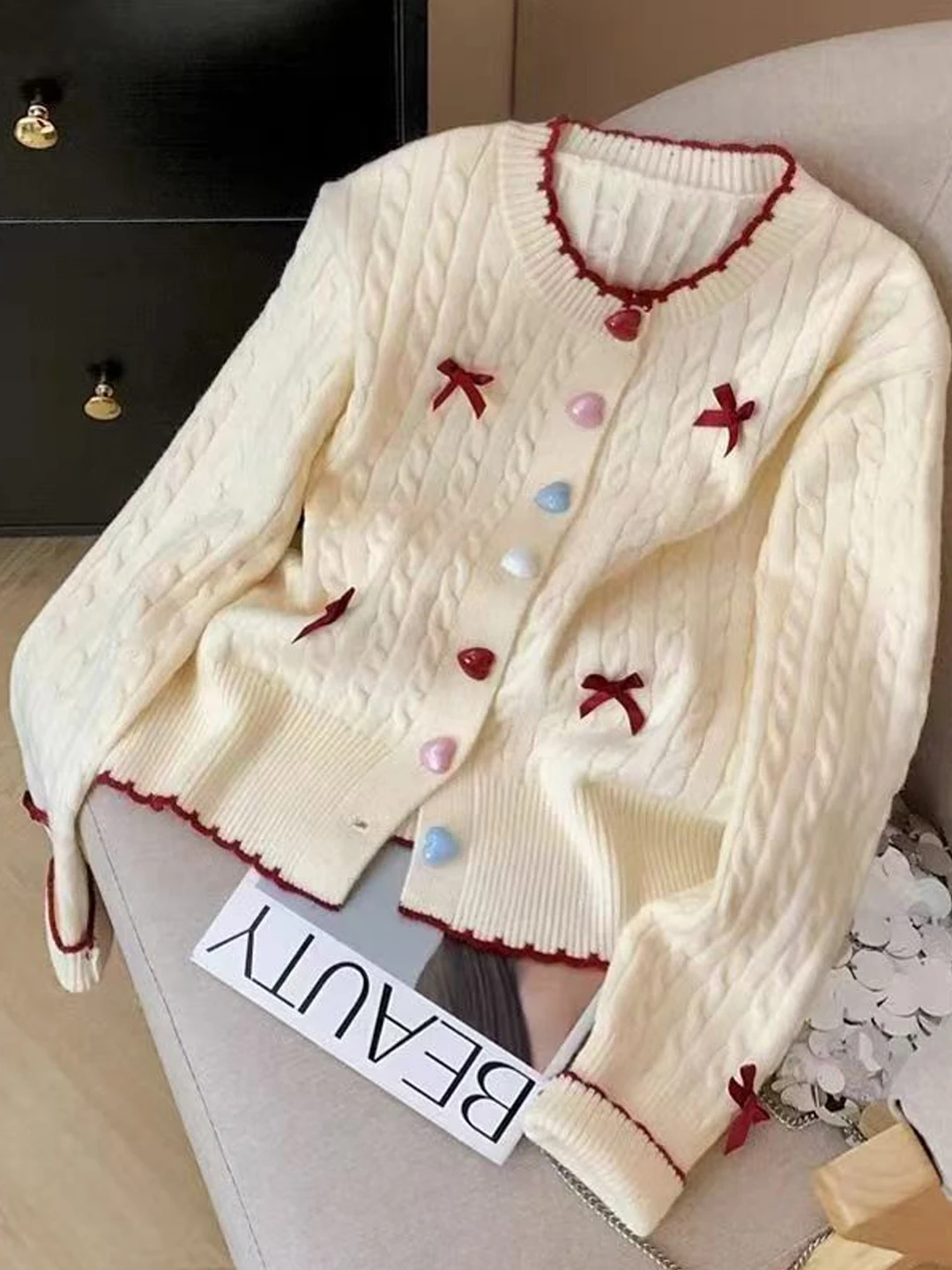 Sweet Knitted Short Sweater Knot Top Cardigan Style Korean Version Winter Outerwear Breathable Long Sleeve round Neck
Sweet Knitted Short Sweater Knot Top Cardigan Style Korean Version Winter Outerwear Breathable Long Sleeve round Neck