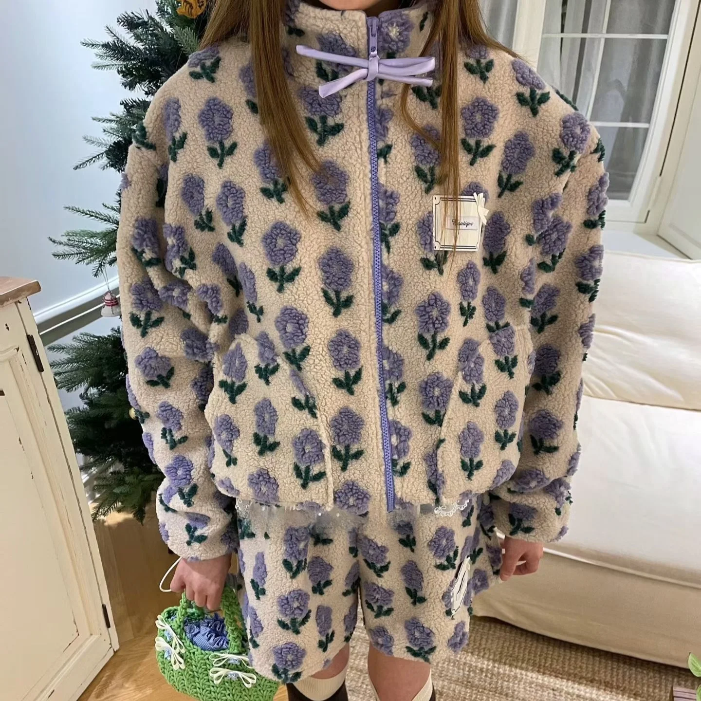 Faionable Printed Zipper Lamb Fur Thiened Jaet orts Set Women's Winter Outfit Retro Sle Two-Piece Set for Adults
Faionable Printed Zipper Lamb Fur Thiened Jaet orts Set Women's Winter Outfit Retro Sle Two-Piece Set for Adults