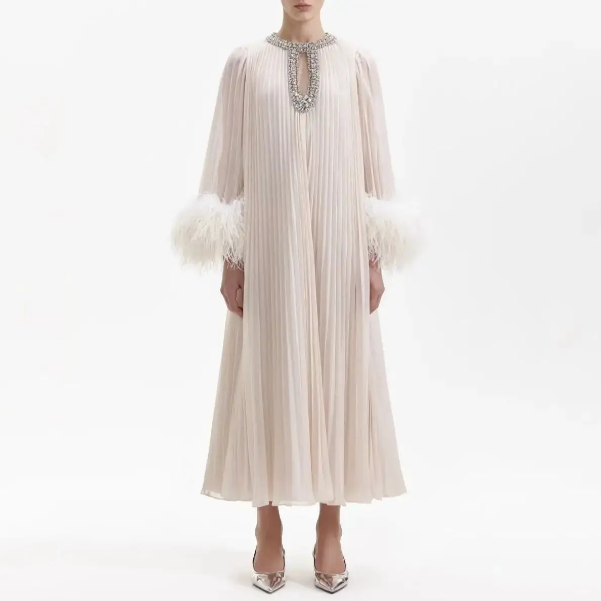 Women Diamond feather decoration long dress
Women Diamond feather decoration long dress