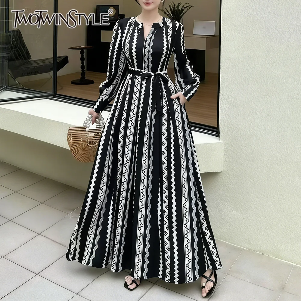 TWOTWINSTYLE Свободное платье с цветными блоками и шнуровкой для женщин, с круглым вырезом, длинными рукавами, лоскутным принтом, модное женское платье, новинка
TWOTWINSTYLE Свободное платье с цветными блоками и шнуровкой для женщин, с круглым вырезом, длинными рукавами, лоскутным принтом, модное женское платье, новинка